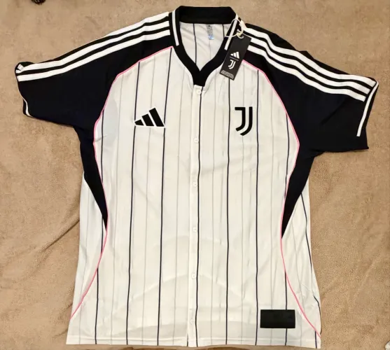 Camisa Juventus US Pack GG na etiqueta