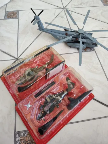 Miniaturas helicópteros de combate deagostini altaya
