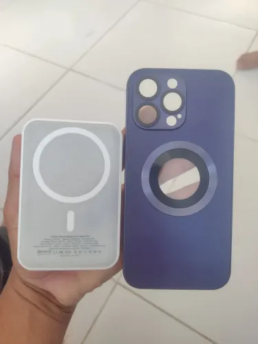 Carregador Power bank e case iPhone 14 pro