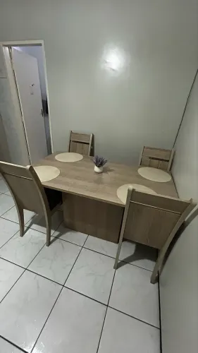 Mesa 4 cadeiras 