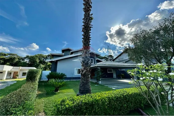 Casa 4 suítes à venda, aceita financiamento, em terreno de 1.000m2, Condomínio fechado, Ba