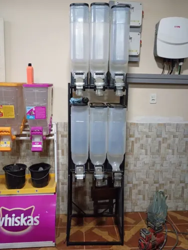 Dispenser ração armário rações