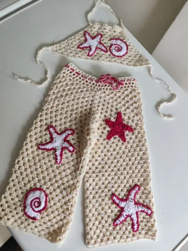 Conjunto crochê com estrelas 