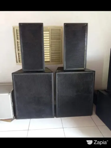 Caixas de graves e caixas de medias