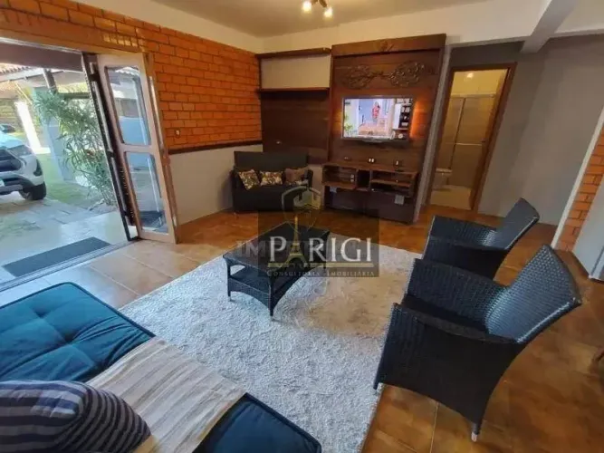 Casa Mobiliada com 3 Dormitórios (1 Suíte) Próxima à Praia em Imbé