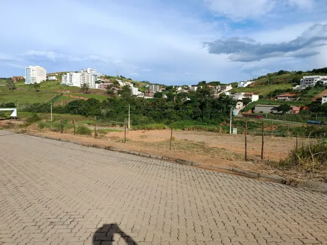 Lote de 672 ou 336m² no Bairro Estrela da Mata Ville - 24m ou 12m de Frente