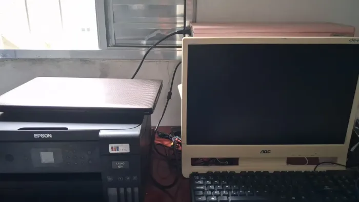 Computador ? notebook cpu mouse teclado impressora ? todos os cabos vão juntos 300 $