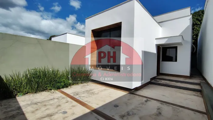 CASA PRIMEIRA LOCAÇÃO COM 3Q E SUÍTE LADO LAGOA À VENDA