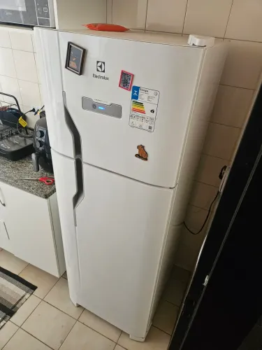 Geladeira Electrolux Frostfree 310 litros