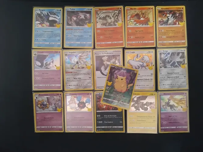 Pikachu + Lendários Pokémon 25 anos