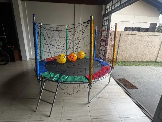 Cama Elástica Pula-Pula 2,20m com Rede Protetora