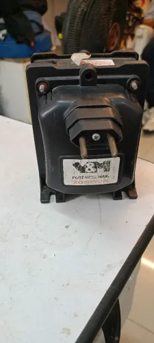 Transformador 110/220 volts V&M 3000
