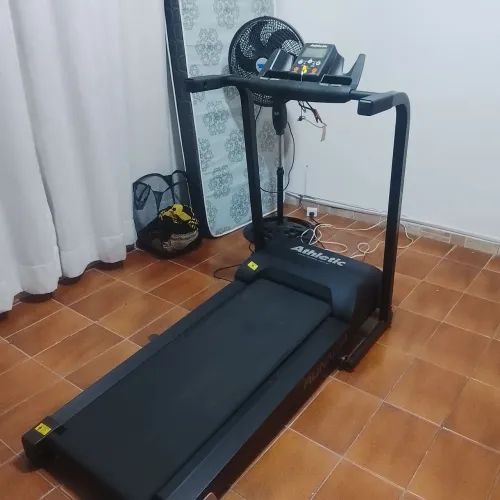 Esteira Elétrica Ergométrica Athletic Runner Bivolt - Pouco Uso (Nova!)