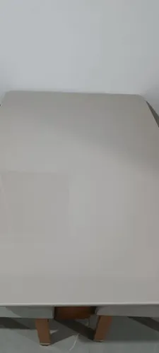 Vendo mesa de jantar, nova demais, 5 meses de uso, de vidro sem nenhuma arranhão.