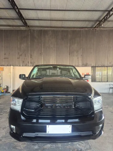 Ram Classic Laramie 5.7 V8 16V Gasolina 4X4 Aut. 2023