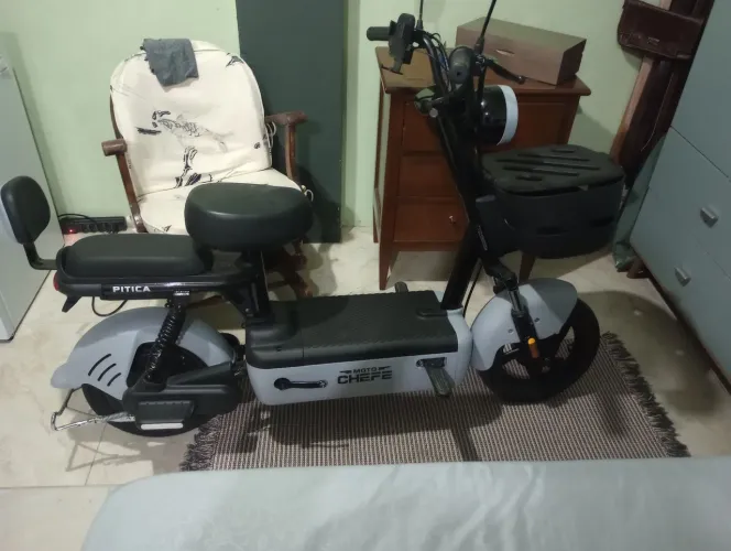 Moto elétrica pitica marca moto chefe