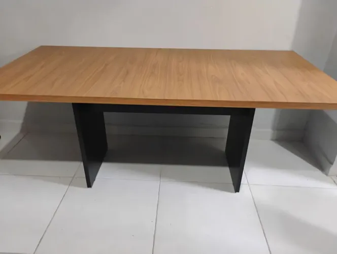 Mesa de escritório em madeira 180cm