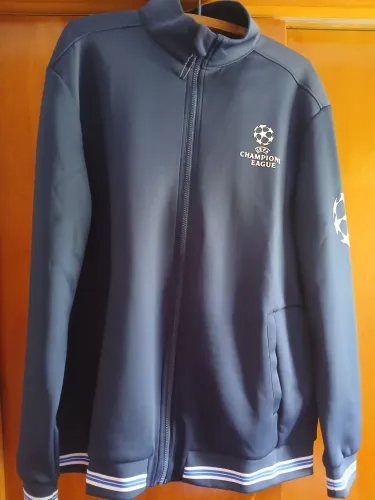 Vendo conjunto calça e casaco UEFA Champions League