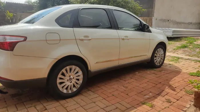 Fiat Grand Siena Essence Dual. 1.6 Flex 16V 2014