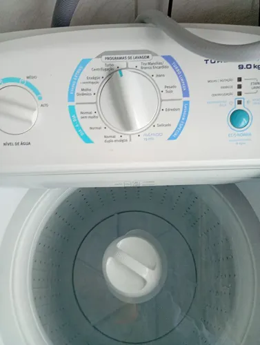 Máquina de lavar roupas Eletrolux 