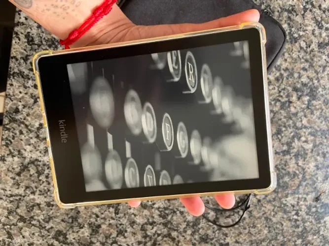 Kindle 16GB geração mais recente com acessórios