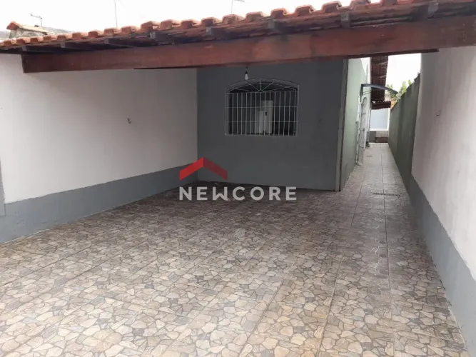 Casa em Avenida Francisco Fernandes Pires - Flórida Mirim - Mongaguá/SP