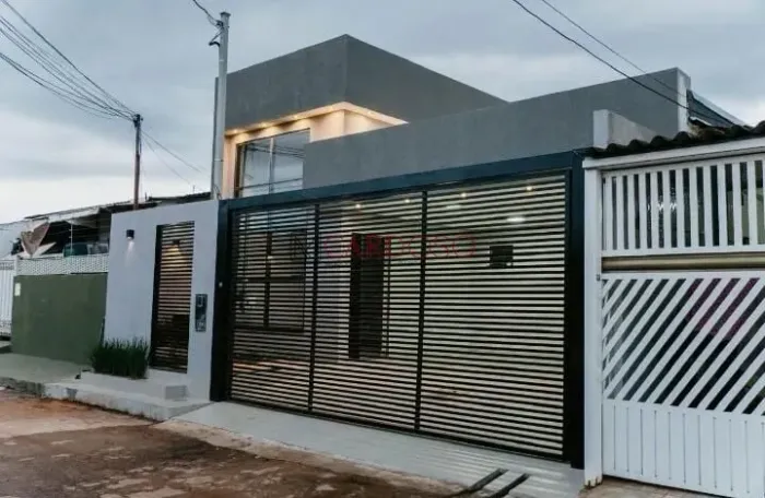 Casa 03 quartos em Ceilândia DF,, suÍtes, 2 vagas, Aceita financiamento e FGTS, alto padrã