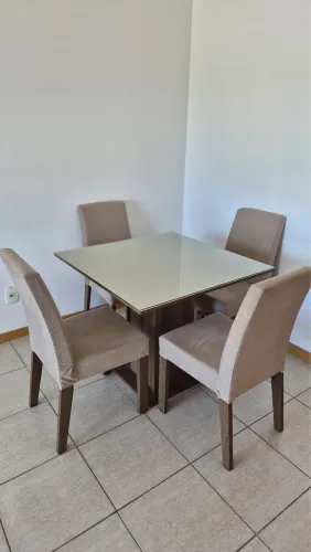 Mesa nova 4 cadeiras 