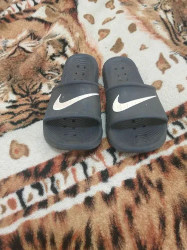 Chinelo Nike victori