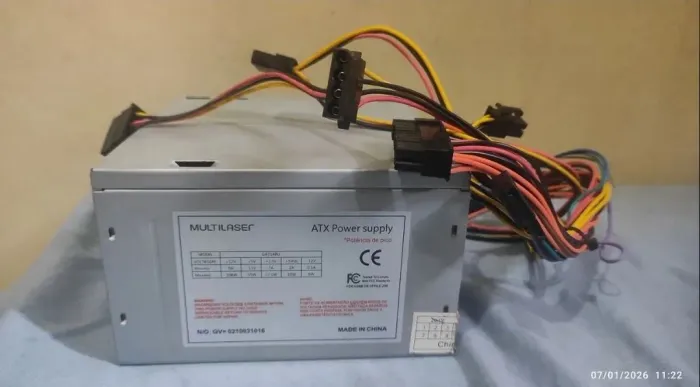 Fonte Multilaser de 200w funcionando bem.