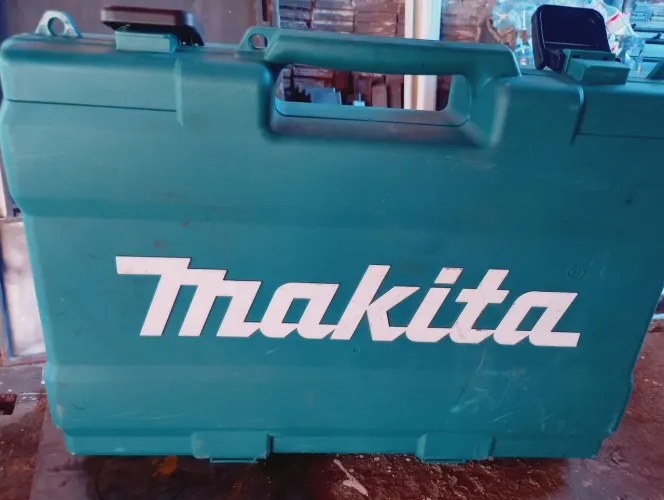 Martelete Makita 800w 1 mês de uso 