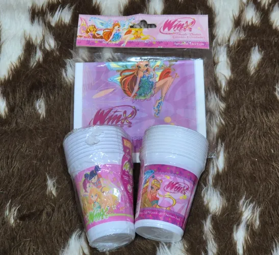 Artigos de Festa Winx Antigos - Copos Descartáveis e Sacolas Surpresa