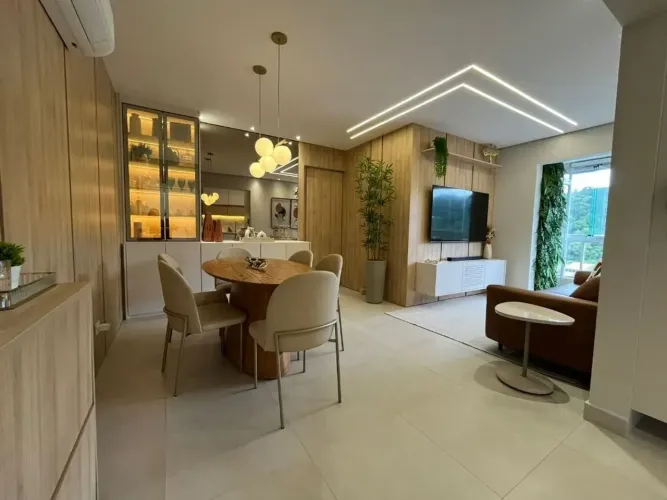 Apto com 3/4 e suite, todo mobilhado com 81 m2 e duas vagas Canto do Forte - Praia Grande