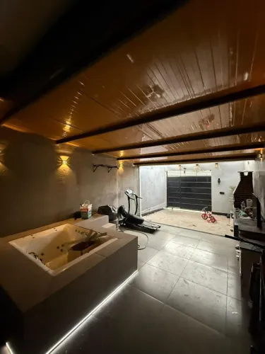 Vende-se linda casa dois andares 
