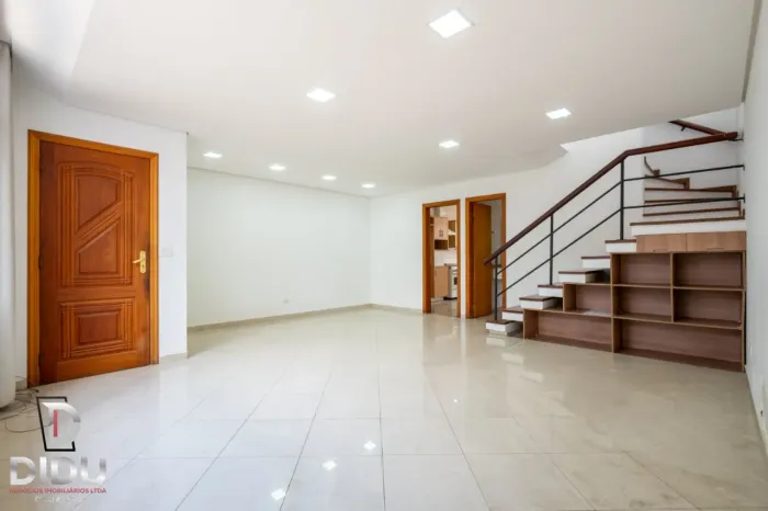 Casa de vila para venda em Campo Belo com 3 quartos, sendo 2 suítes, 172m²
