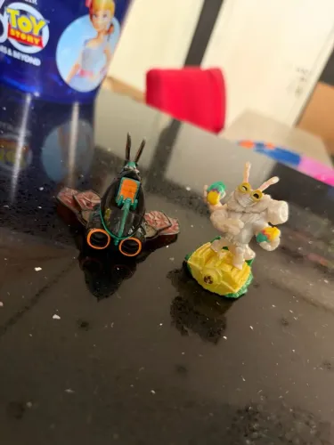 Buzz Wing + Thrillipede (leia descrição)
