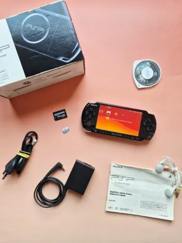 PSP 3000 Preto Completo 32Gb Lotado de Jogos + Jogo Mídia Física