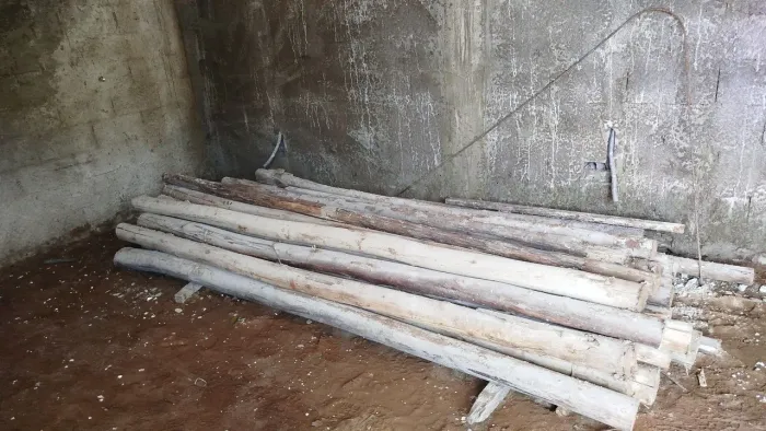 Pontaletes de 3 metros,usado apenas uma vez em ótimo estado, obs ir retirar no local