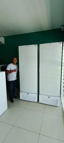 FREEZER VERTICAL TRIPLA AÇÃO 569 LITROS FRICON