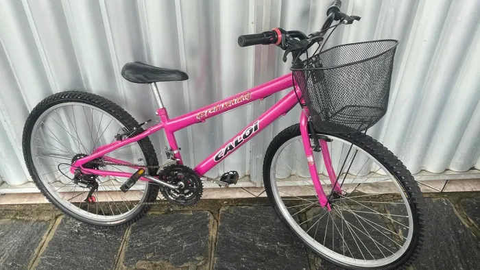 Bicicleta aro 26 semi nova 