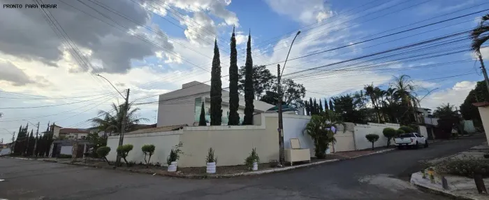 Pousada no Setor Santa Genoveva, 12 quartos, 14 banheiros