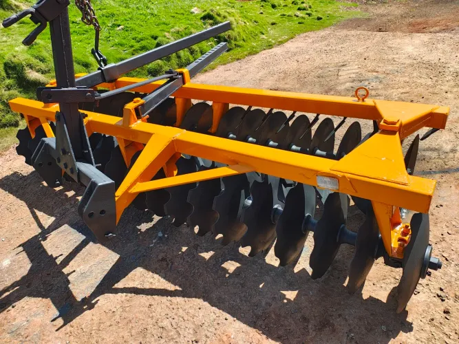 Trator grade niveladora 36 discos