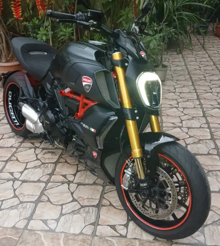 DUCATI DIAVEL S 1260CC 22/22 - 4 300 KMS - MANUAL E CHAVE RESERVA