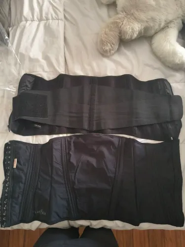 Vendo duas cintas nunca usada não serviu, serve creio que 36