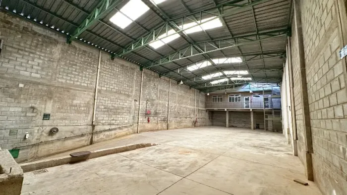 Galpão Excelente no Bairro Santa Inês BH MG, 360m2, 3 Andares, 3 Banheiros,Sala de Reunião