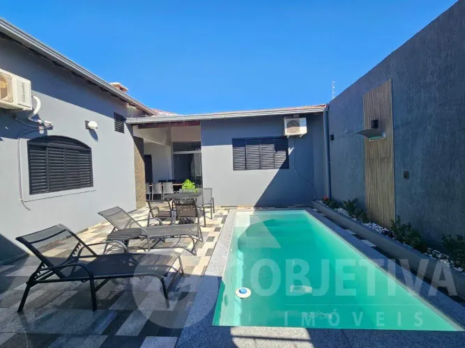 Casa à venda, 4 quartos, 2 suítes, 3 vagas, PACAEMBU - UBERLANDIA/MG