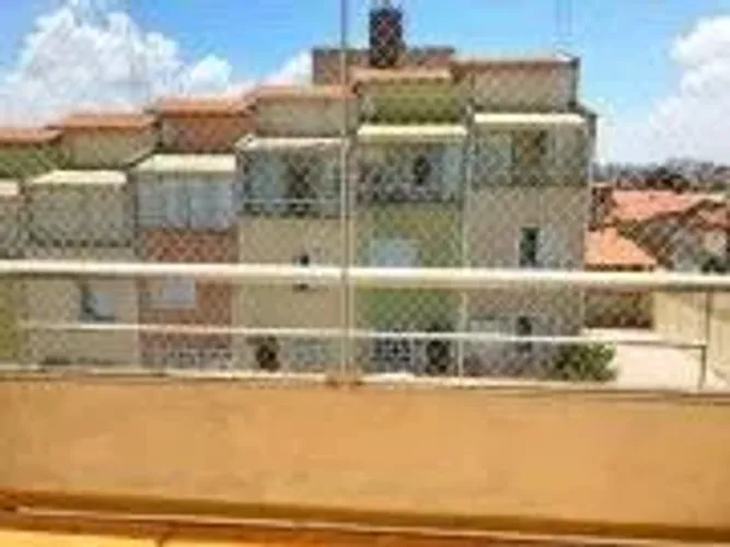 EXCELENTE SOBRADO BEM LOCALIZADO, PRONTO PRA MORAR.