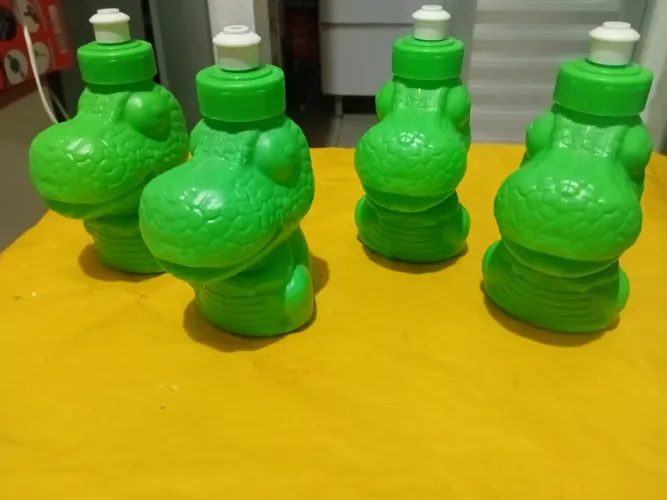 Garrafinhas de dinossauros