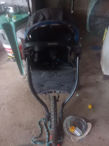 Carrinho de bebê, vendo ou troco em um material de som . Wtsap *56