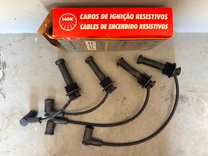 JOGO DE CABO DE VELAS PARA MOTOR SIGMA FORD NGK